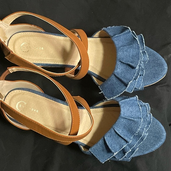 WW blue Jean with brown strap wedge heels - Picture 3 of 6